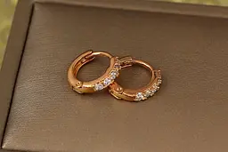Сережки Xuping Jewelry дитячі доріжки з камінців 11 мм золотисті