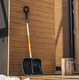 Телескопічний скрепер для прибирання снігу Fiskars X-series (1057189)