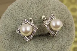 Сережки Xuping Jewelry ромб із перлами 1.7 см сріблясті - мініатюра 2
