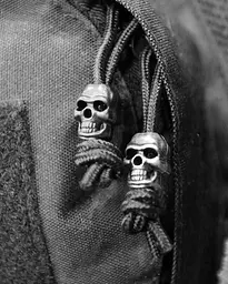Стопери для шнурка Kombat UK Skull Cord Stoppers 10 шт Срібло (1000-kb-scs-slv) - мініатюра 3