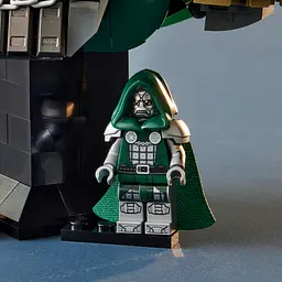 Конструктор LEGO Super Heroes Marvel Бюст Доктора Дума 379 ел. (76345) - мініатюра 9