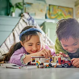 Конструктор LEGO City Пригодницький будинок на колесах для відпустки 385 деталей (60454) - мініатюра 5
