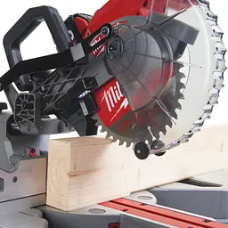 Пила торцювальна акумуляторна з протяжкою MILWAUKEE, M18 FMS190-0, діаметр 190мм (каркас, аксесуари) - мініатюра 4