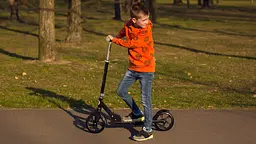 Дитячий самокат Lionelo Luca Black Graphite 35х88.5х82-97 см 000148550 - мініатюра 4