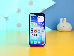 Смартфон Apple iPhone 13 128GB Blue (MLPK3) Б/У [132699] - мініатюра 2