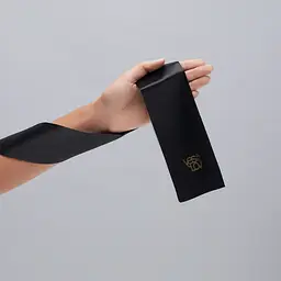 Сатинова пов’язка-стрічка на очі YESforLOV BLACK SATIN BLINDFOLD, підходить для зв’язування - мініатюра 2