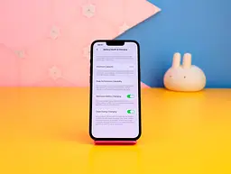 Смартфон Apple iPhone 13 128 ГБ темна ніч (MLPF3) б/в [176126] - мініатюра 3