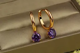 Сережки Xuping Jewelry кільце з фіолетовим каменем 2.1 см золотисті