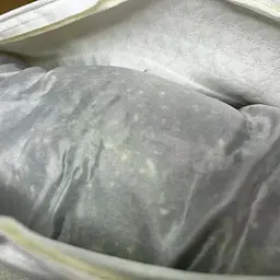 Подушка для шиї з гречаною лузгою 40×15×12 см • Валик під шию з гречки для сну, відпочинку, дому, офісу та поїздок - мініатюра 4