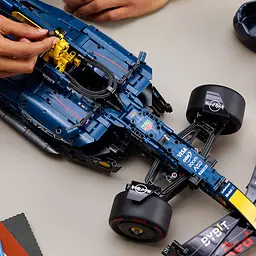 Конструктор LEGO Technic Автомобіль F1 Oracle Red Bull Racing RB20, 1639 деталей (42206) - мініатюра 12