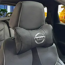 Подушка на підголівник з логотипом Nissan Екошкіра 3D Кольоровий лого Чорна-Чорний кант 1 шт