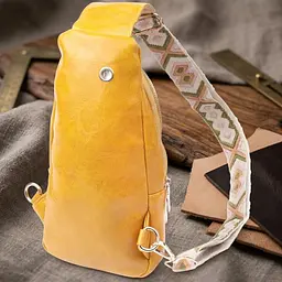 Яскрава жіноча слінг сумка через плече з екошкіри Vintage 22753 жовта - мініатюра 3