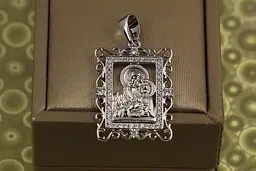 Ладанка Xuping Jewelry прямоктна ажурна діва Марія з малям 2,8 см срібляста