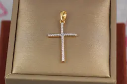 Хрестик Xuping Jewelry тонкий рівні краї 2.7 см з фіанітами з родієм золотистий