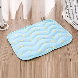 Літня підстилка, що охолоджує Derby Ice Silk Summer Pet Cooling Mat Bananas 50х60 см