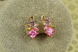 Сережки Xuping Jewelry Ельфійські з різнокольоровими каменями 1,4 см золотисті