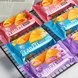 Печиво Franzzi Cookie Pie з полуничним кремом 1шт - мініатюра 4