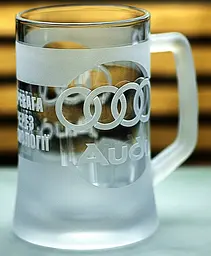 Пивний кухоль Audi 660 мл з гравіюванням Подарунок автолюбителю  Келих з логотипом авто Ауді та  легендарний слоган - мініатюра 7