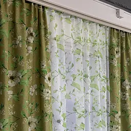 Льняні штори зеленого кольору з квітами 150х270 з тюлистом батистовим 400х270 на тасьме ALBO pbe0052610 - мініатюра 6