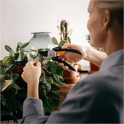 Площинний секатор Fiskars Solid P121 (1057160) - мініатюра 4