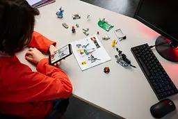 Конструктор LEGO Fortnite Табір Peely та Sparkplug 250 деталей (77075) - мініатюра 13