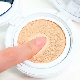 Тональний кушон для обличчя MISSHA Cushion Moist Up SPF 50 відтінок 23 (Medium Beige) 15 г - мініатюра 2