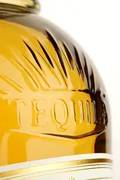Текіла Destileria Santa Lucia El Destilador Reposado 100% Agave, 40%, 1,75 л - мініатюра 3