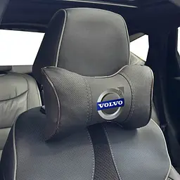 Подушка на підголівник з логотипом Volvo Екошкіра 3D Кольоровий лого Чорна-Коричневий кант 1 шт