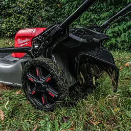 Газонокосарка акумуляторна безщіткова самохідна MILWAUKEE, M18F2LM53-0 (2×18 В), 53см (каркас, картонне пакування) - мініатюра 4
