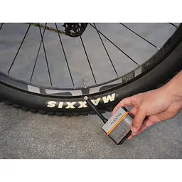 Велосипедний міні насос-задня фара Flextail Tiny Tire Pump ACS, чорний - мініатюра 18