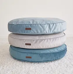Лежак-подушка ортопедична для собак "Pearl" з ефектом пам'яті Memory Foam ніжно-блакитний XS 60см - мініатюра 2