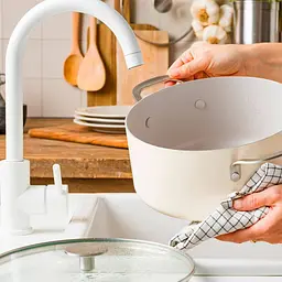 Каструля з кришкою KitchenAid АС, 20 см, 3,11 л, з керам покриттям, кремовий (CC010376-001) - мініатюра 7