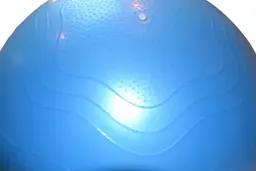 М'яч для фітнесу (фітбол) укріплений PowerPlay 4000 Ø65 cm Premium Gymball Anti-Burst Синій + помпа (PP_4000_65cm_Blue) - мініатюра 3