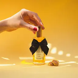 Масажна олія, що розігріває Bijoux Indiscrets Light My Fire Caramel Sea Salt, 100 мл - мініатюра 2
