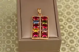 Кулон Xuping Jewelry прямокутник кольорові камені в два ряди 3,2 см золотистий