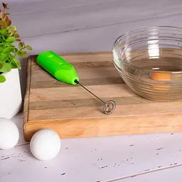 Капучинатор ручний для вершків спінювач для молока, Kitchen Master Салатовий 85460 - мініатюра 4