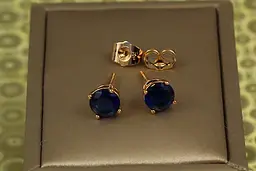 Сережки гвоздики Xuping Jewelry з синім каменем на чотири кріплення 7 мм золотисті