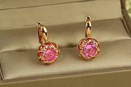 Сережки Xuping Jewelry Парфе з рожевим каменем 2 см золотисті