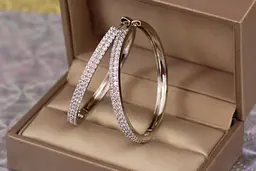 Сережки кільця Хuping Jewelry з камінням ззаду гладкі 4 см сріблясті - мініатюра 3