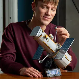 Конструктор LEGO Icons Космічний телескоп «Габбл» (11382) - мініатюра 24