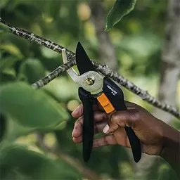 Секатор Fiskars Solid P121 площинний (1057160) - мініатюра 2