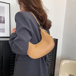 Напівкругла жіноча сумочка в еко-шкірі Lilly P4-2212C коричнева - мініатюра 4