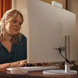 HP Комп'ютер персональний моноблок All-in-One 27" FHD IPS AG, Intel i3-N300, 8GB, F512GB, UMA, WiFi, кл+м, DOS, білий - мініатюра 4