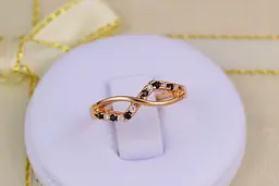 Кільце Xuping Jewelry бантик з чорними каменями дитяче або фалангове р 13 золотисте - мініатюра 2