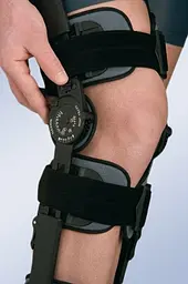Армований колінний ортез з обмежувачем Orliman 94260 (94260/UNI-869) - мініатюра 2