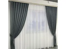Мікровелюрові штори сірого кольору 2шт. 150х270 з білим шифоновим тюлем 400х270, на тасьмі ALBO pbe0052621 - мініатюра 4