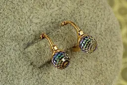 Сережки дитячі Xuping Jewelry Сваровські хамелеон багатогранність із зеленими каменями 1 см золотисті - мініатюра 2