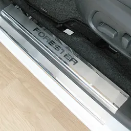 Накладки на пороги для Subaru Forester (SJ) 2012-2018 Нержавіюча сталь із загином та Логотипом 2 шт (Premium P-SB08) - мініатюра 4