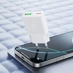 Мережевий зарядний пристрій Hoco N73 Speed PD20W+QC3.0 ultra-thin charger(EU) білий - мініатюра 3