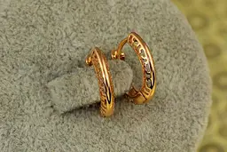 Сережки Xuping Jewelry колечки з грецьким візерунком по бокам 1,5 см золотисті - мініатюра 2